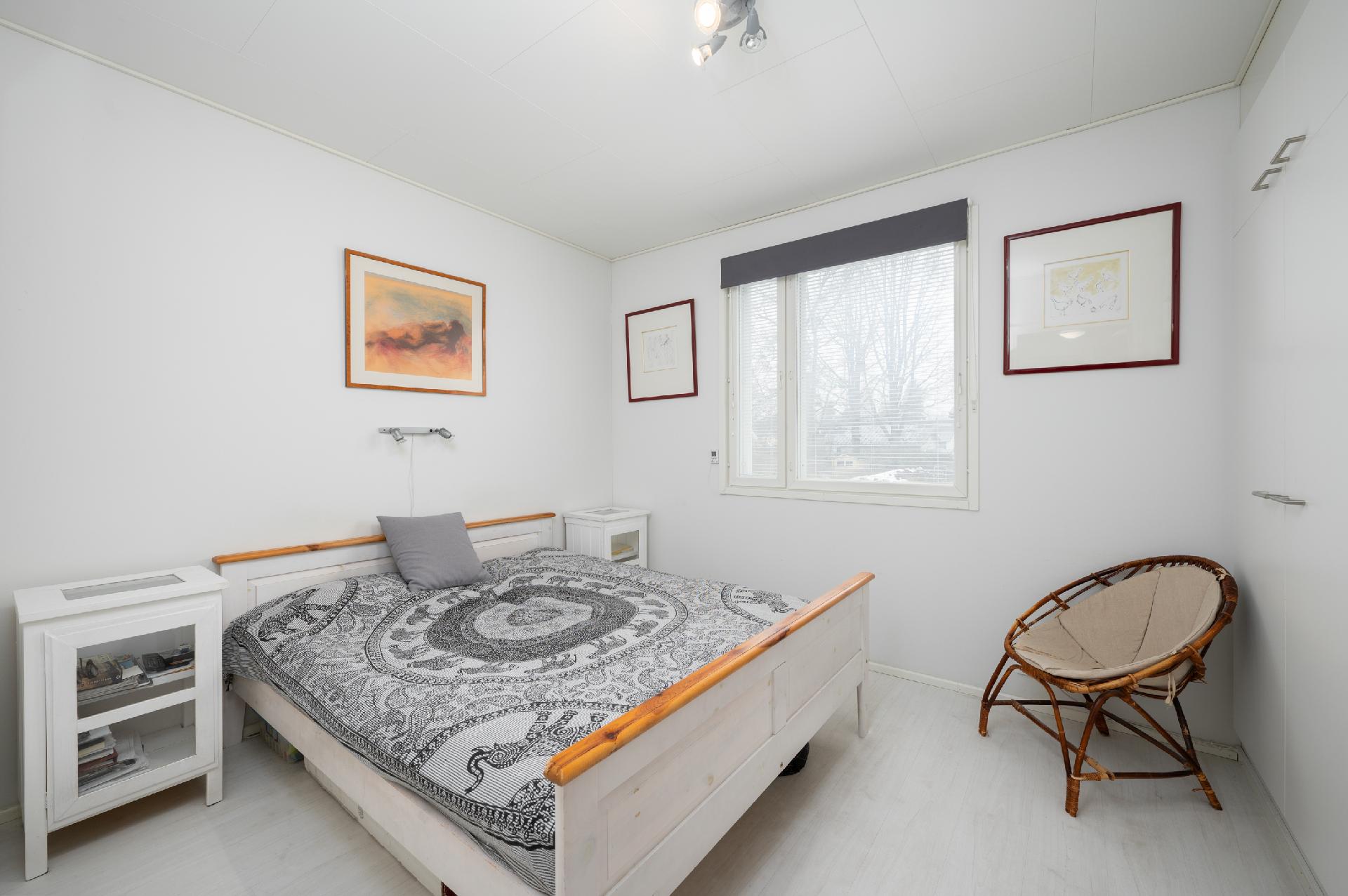 Miekkamiehentie 4, Kannisto, Vantaa