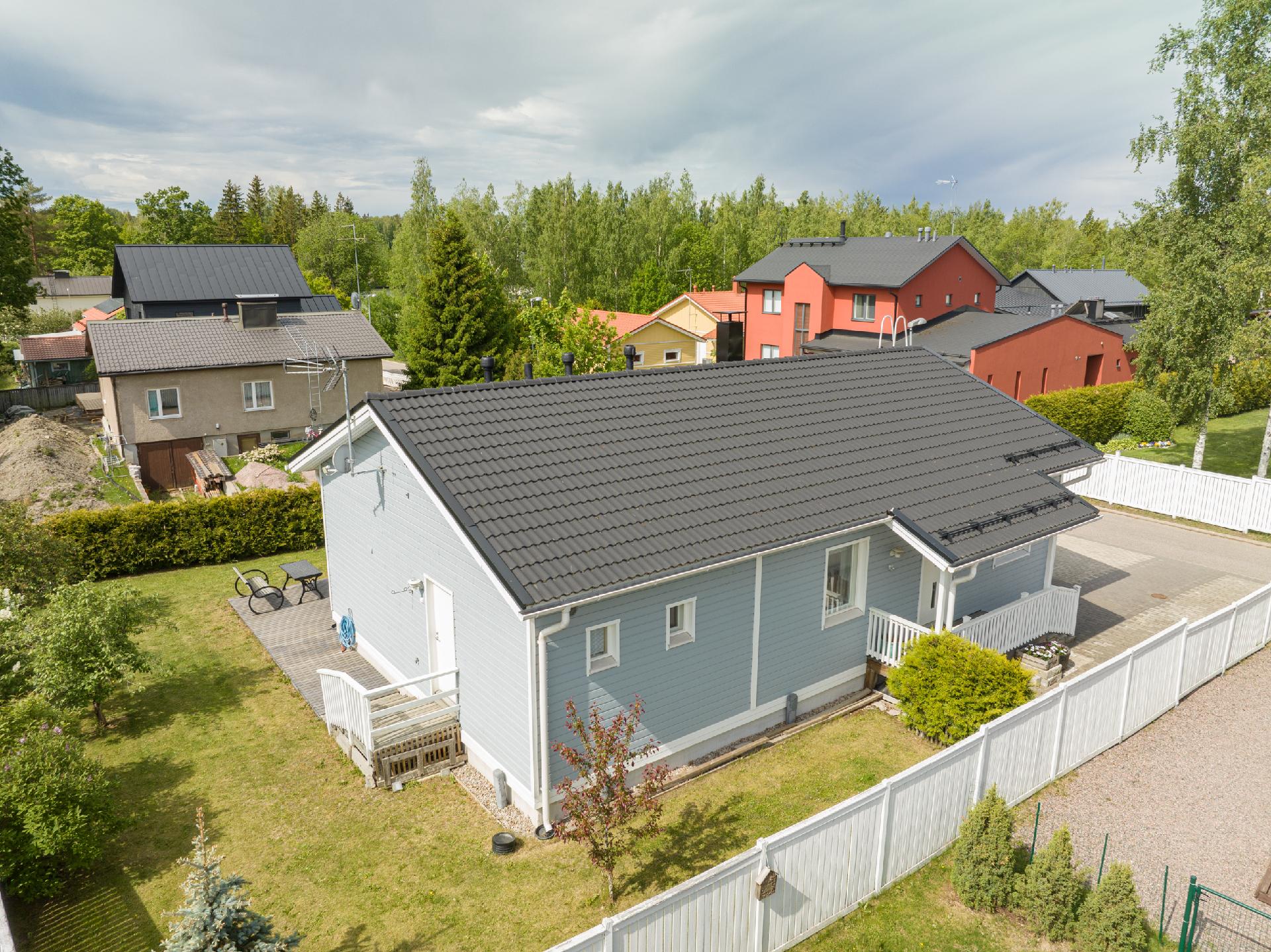 Miekkamiehentie 4, Kannisto, Vantaa