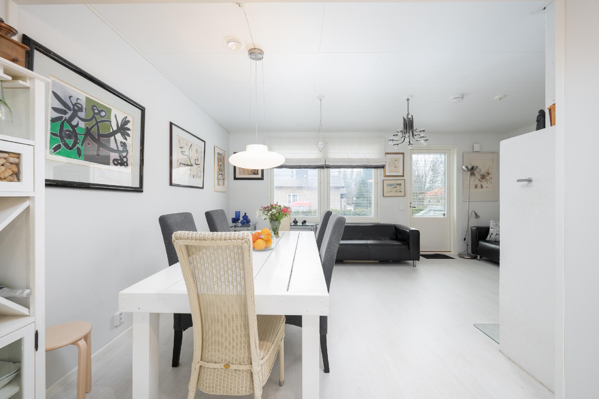 Miekkamiehentie 4, Kannisto, Vantaa