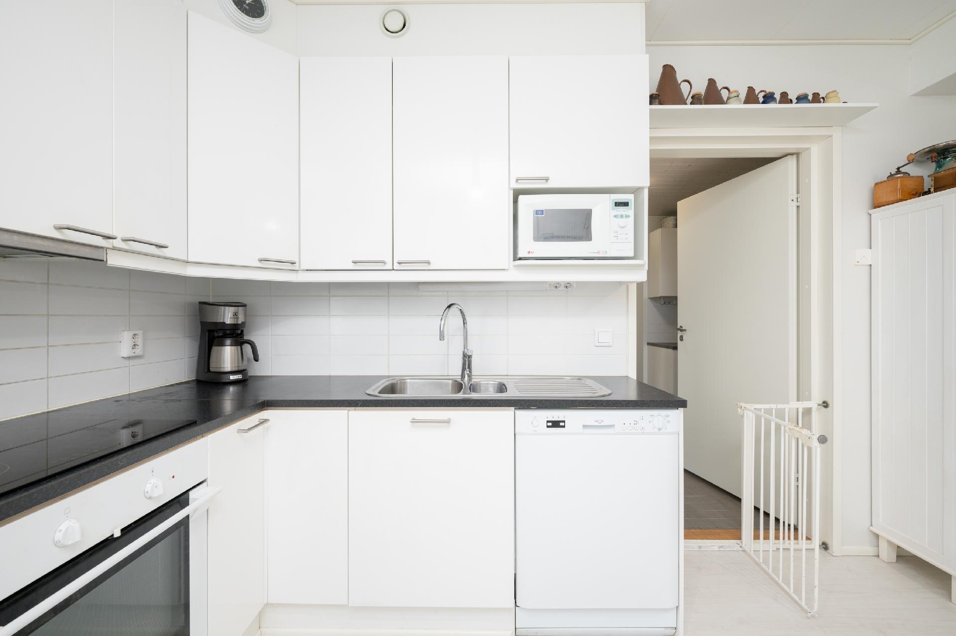 Miekkamiehentie 4, Kannisto, Vantaa