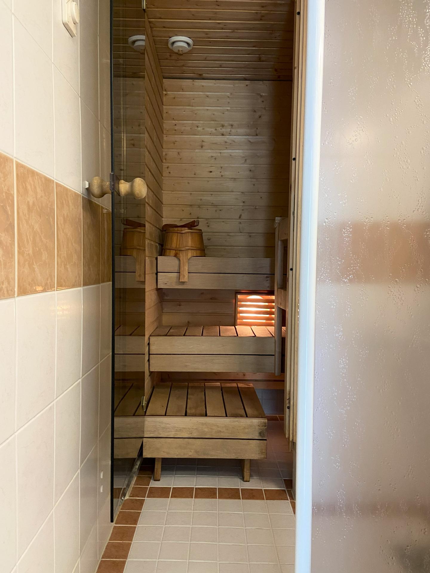 Keskikatu 14, Keskusta, Kouvola