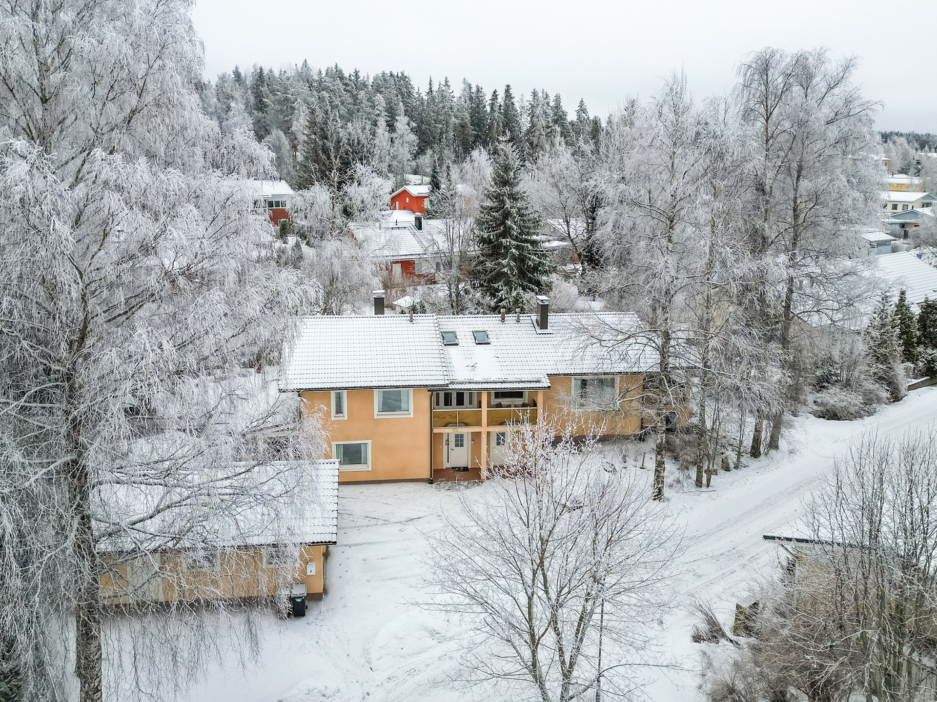 Levonmäestä upea kivitalo omalla tontilla!