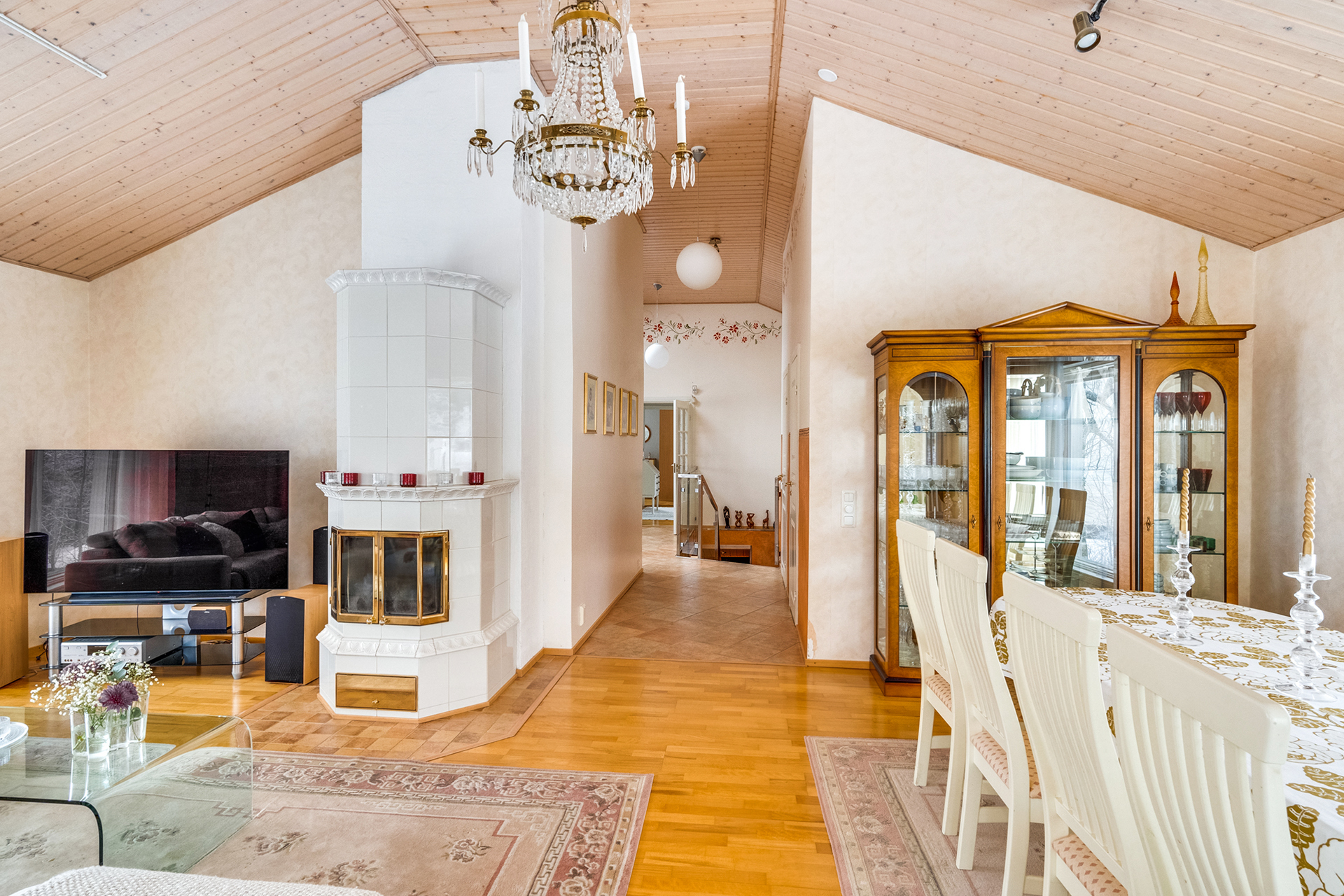 Tyylikäs varaava takka