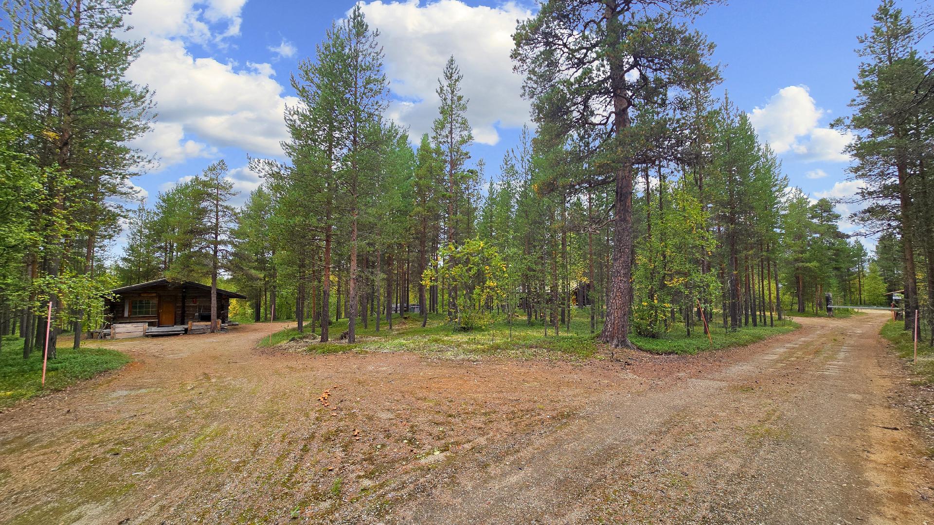 Molempiin mökkeihin tie perille asti