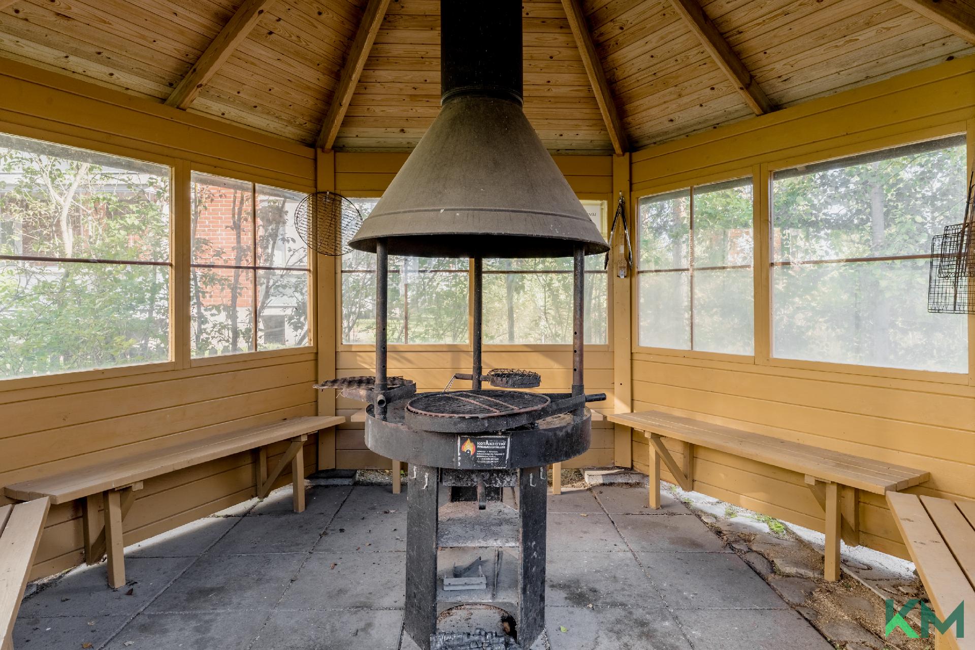 Sisäpihan grillikota