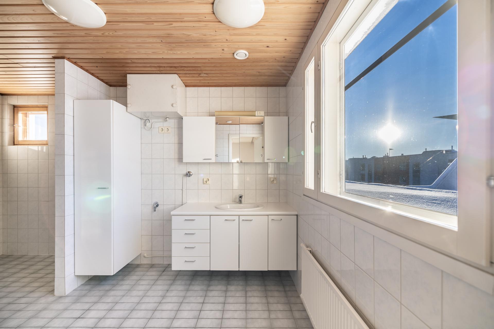 yläkerran kodinhoitohuone