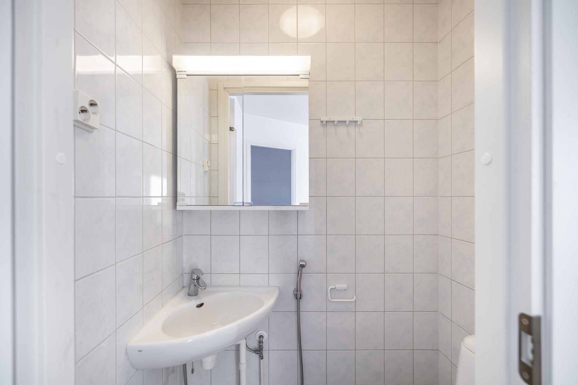 yläkerran erillinen wc