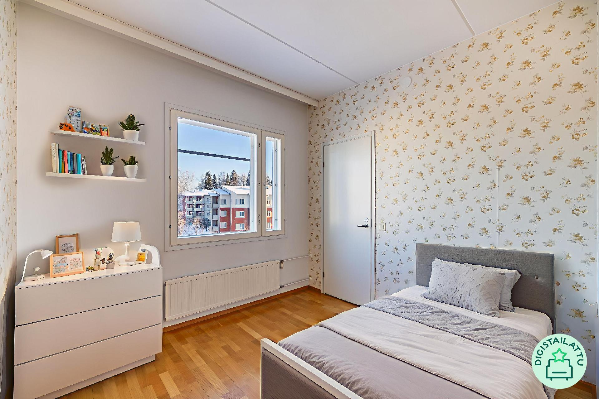 yläkerran makuuhuone2 + vaatehuone