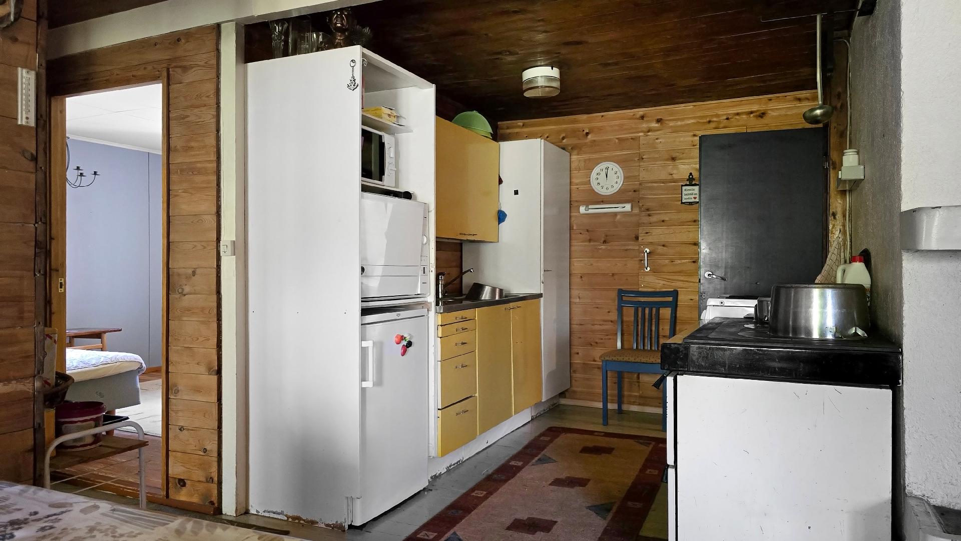 Näkymät keittiön suuntaan