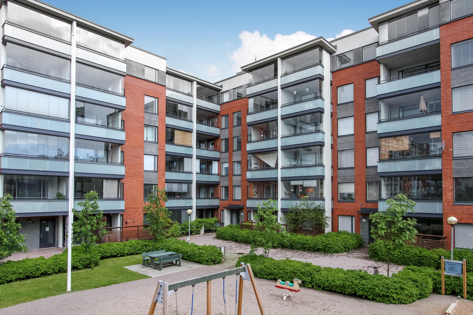 Maustetehtaankatu 9, Aurinkolahti, Helsinki