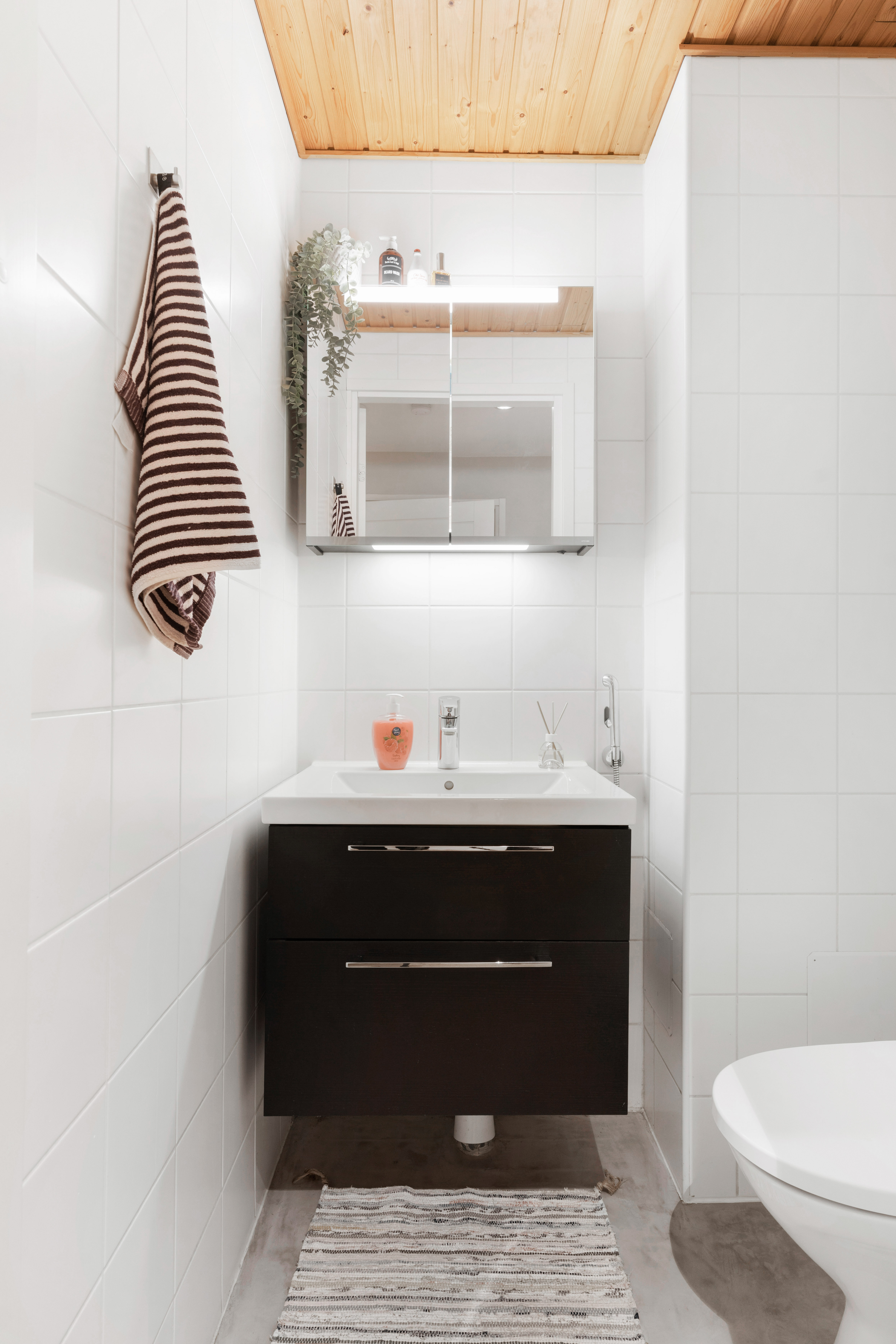 Maustetehtaankatu 9, Aurinkolahti, Helsinki