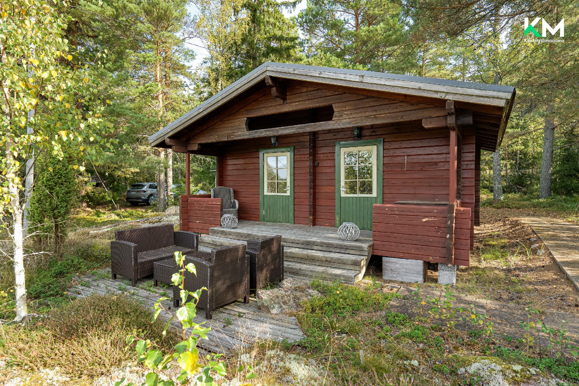 Aittarakennuksessa sähköt