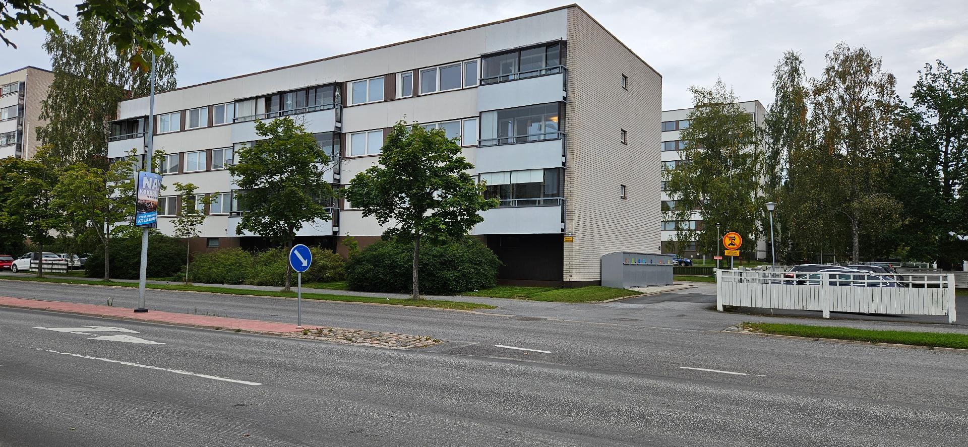 Kaarlelankatu 42, Hakalahti, Kokkola