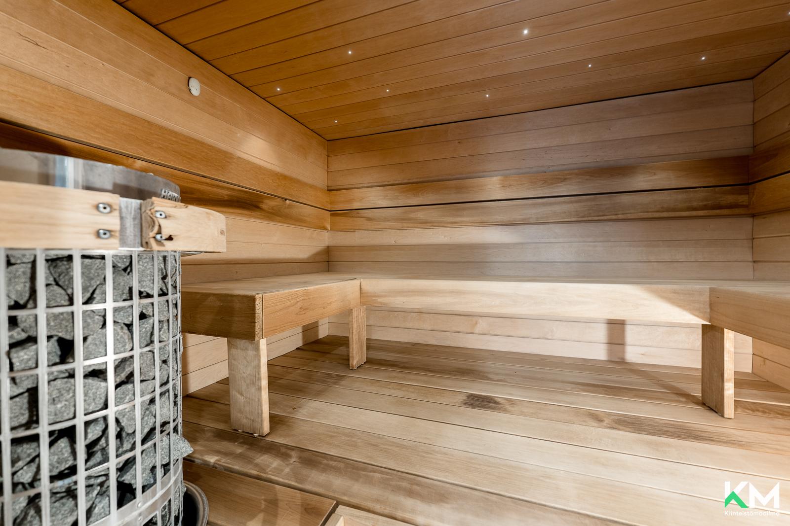 Yhtiön uusittu sauna