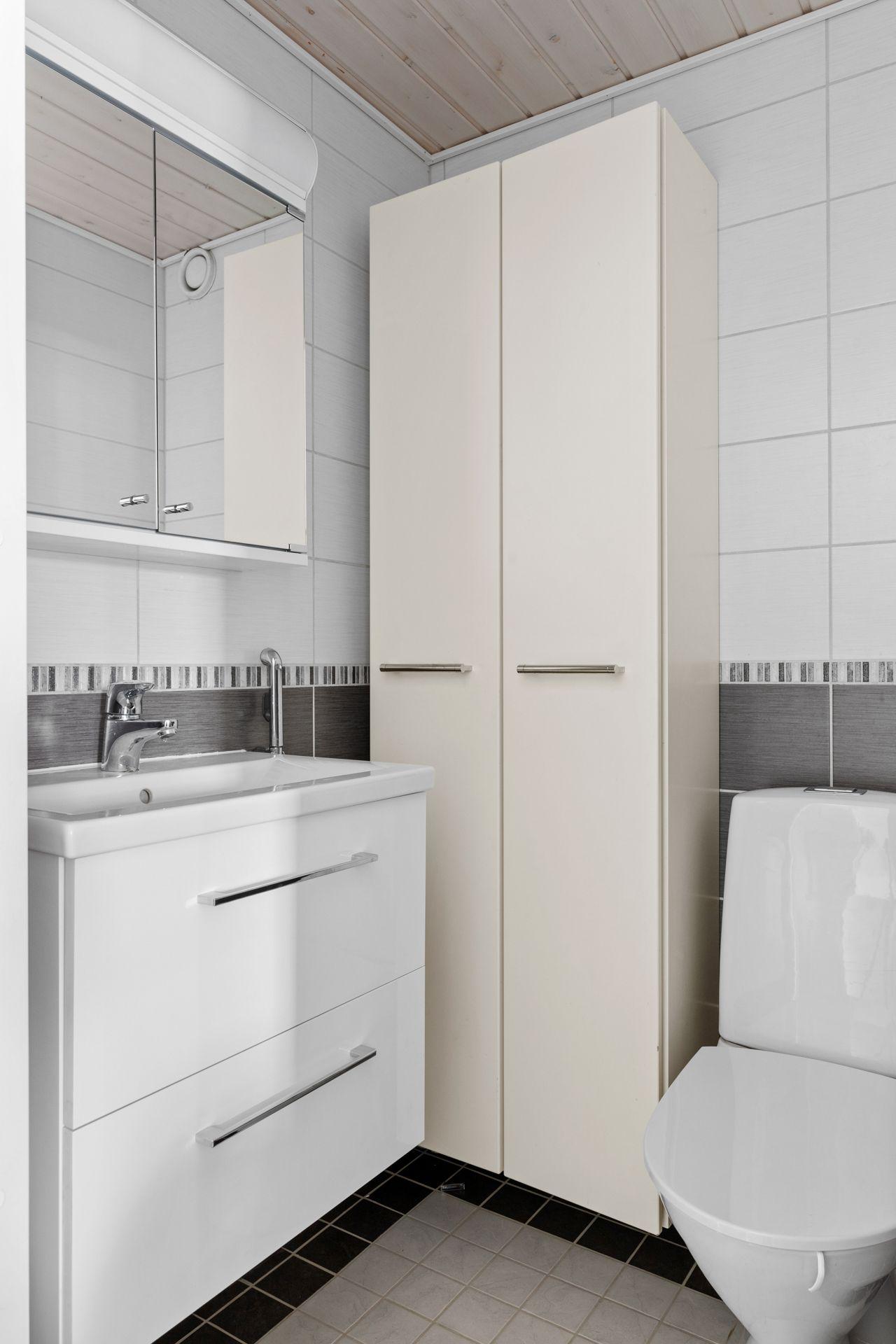 Kirjurinkuja 1, Perkkaa, Espoo