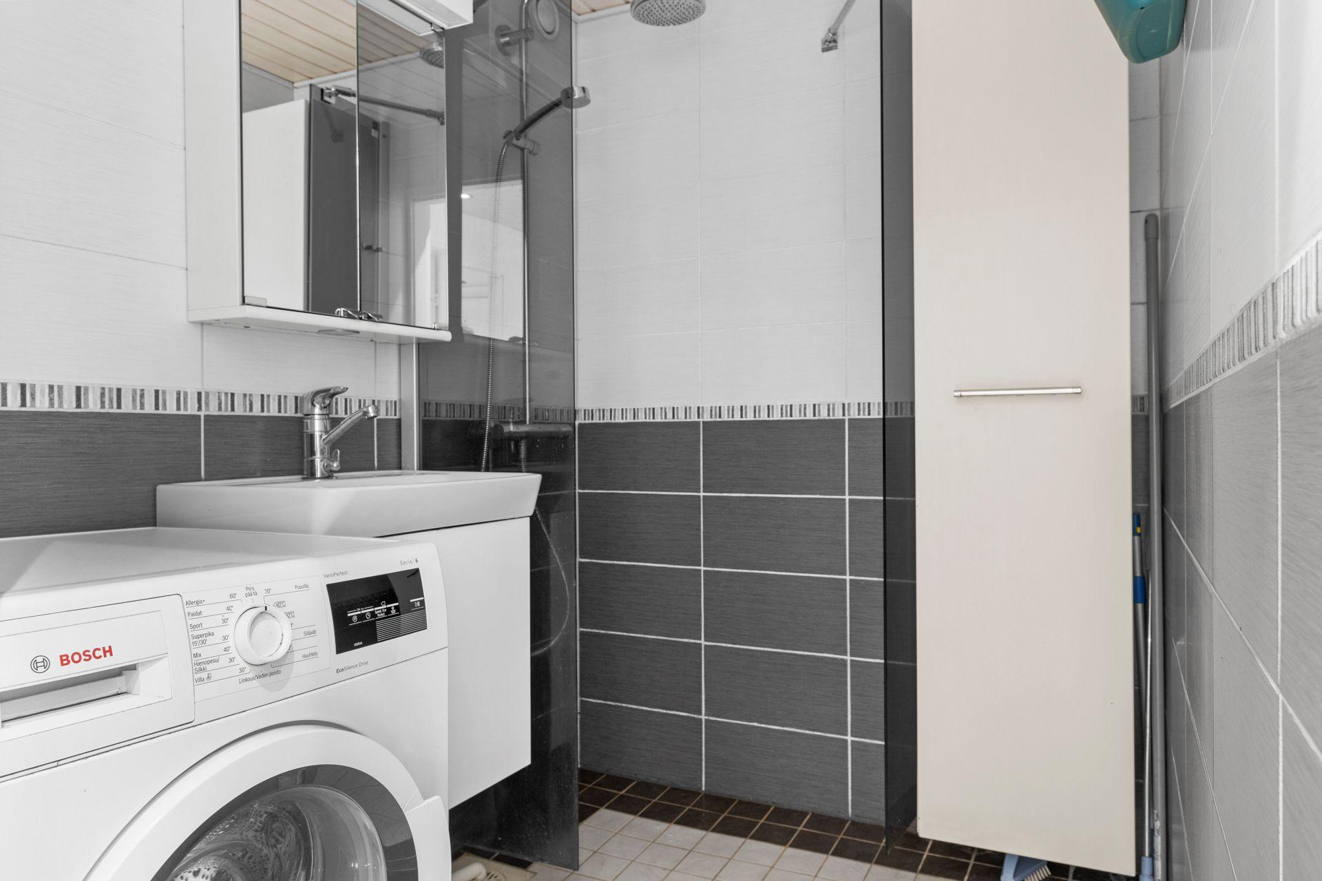 Kirjurinkuja 1, Perkkaa, Espoo