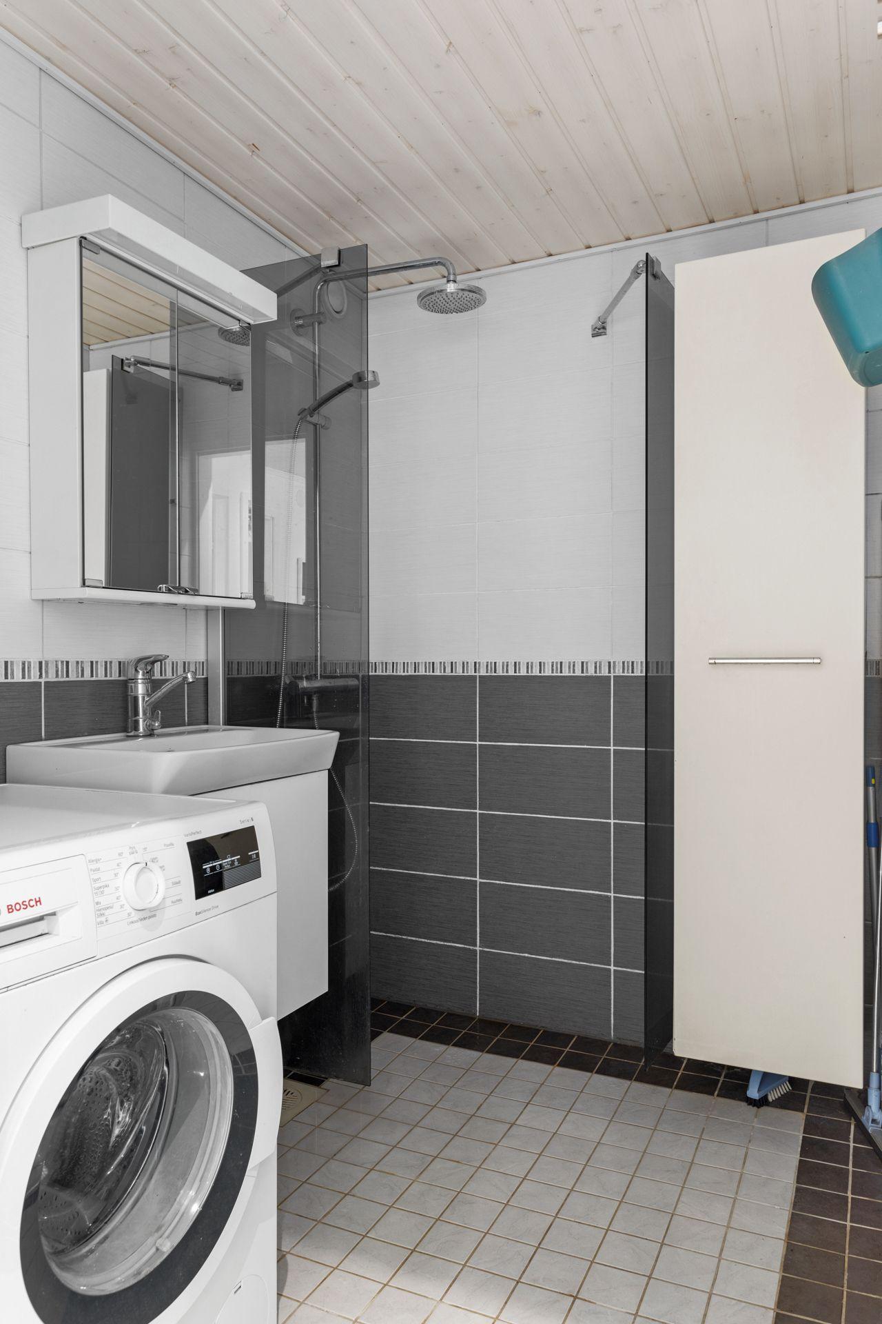 Kirjurinkuja 1, Perkkaa, Espoo