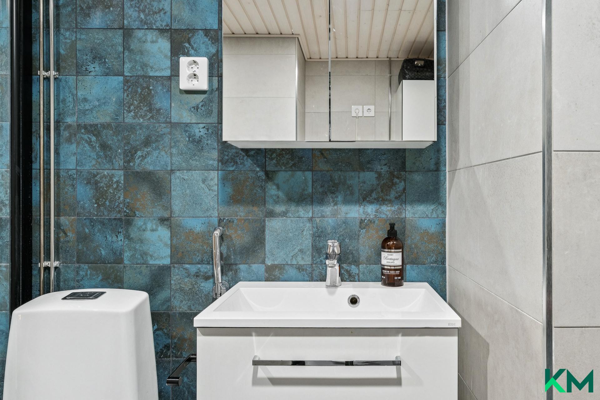 Lavakatu 8, Postipuisto, Helsinki