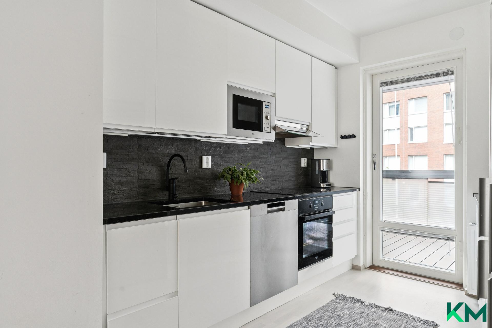 Lavakatu 8, Postipuisto, Helsinki