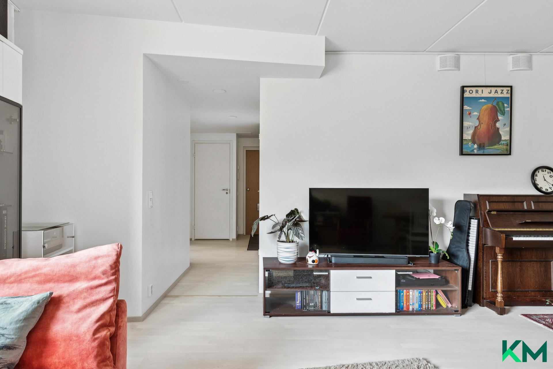 Lavakatu 8, Postipuisto, Helsinki