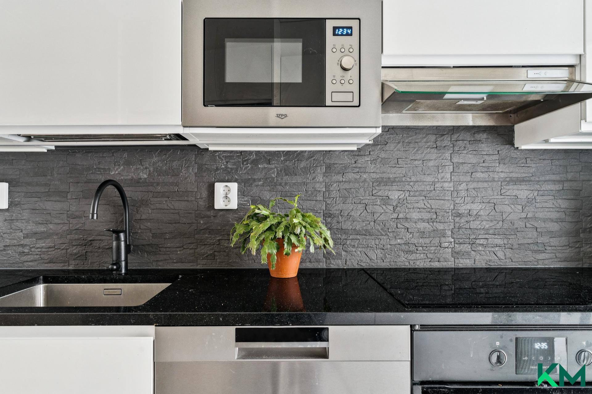 Lavakatu 8, Postipuisto, Helsinki