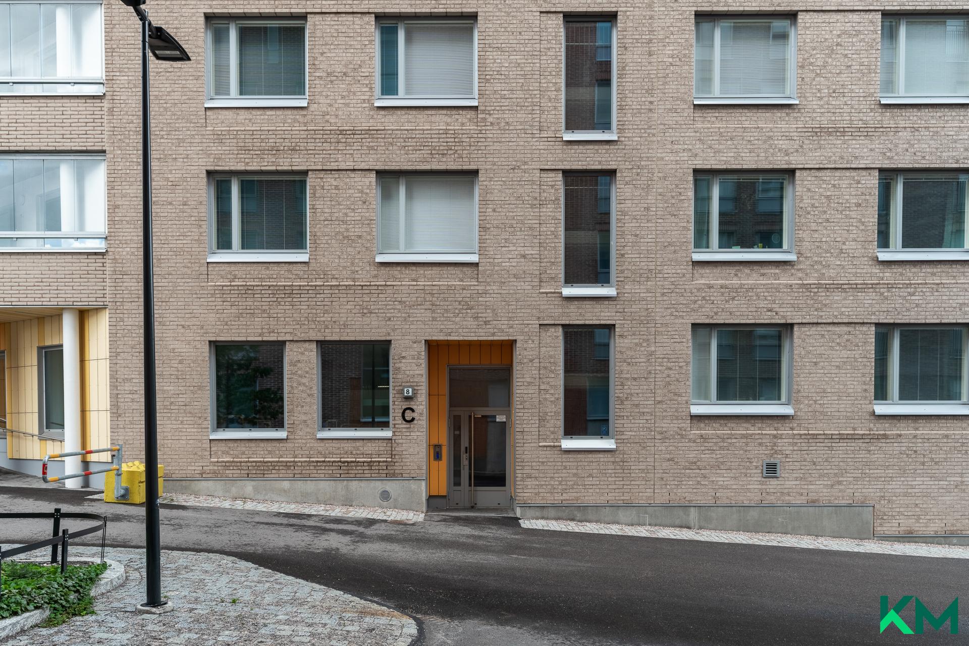 Lavakatu 8, Postipuisto, Helsinki