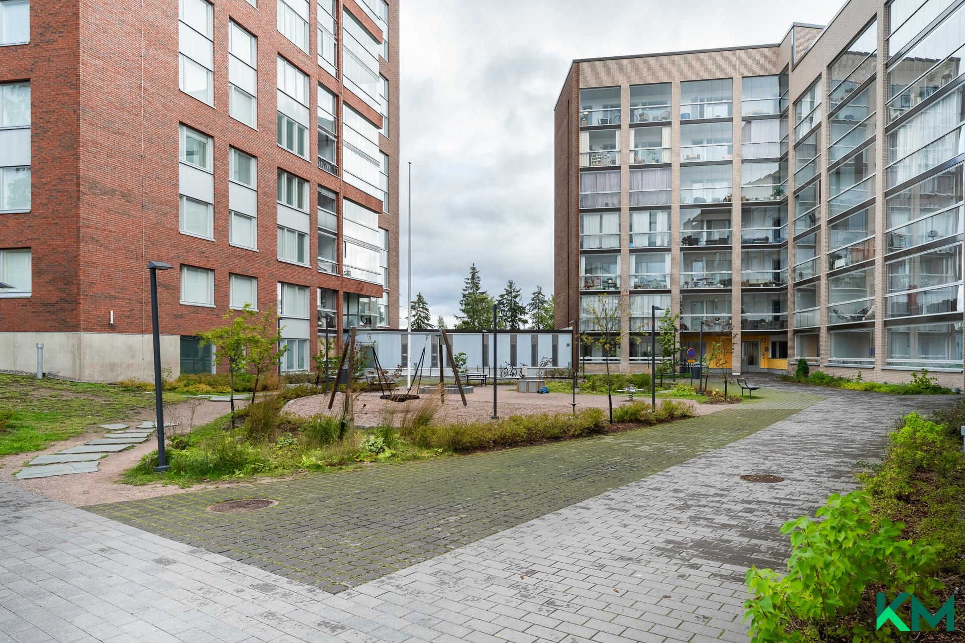 Lavakatu 8, Postipuisto, Helsinki