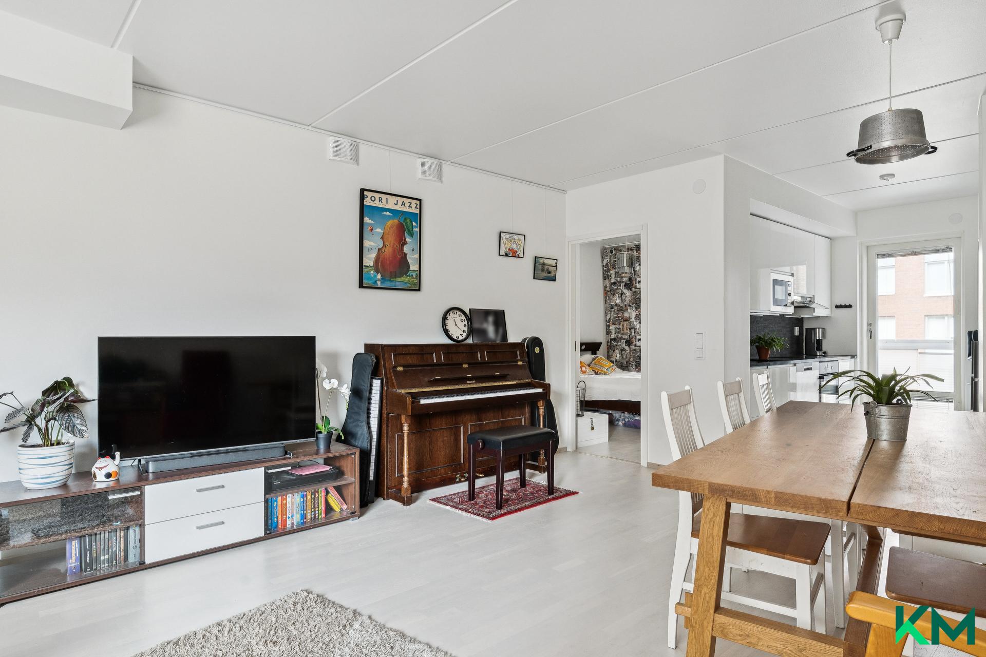 Lavakatu 8, Postipuisto, Helsinki