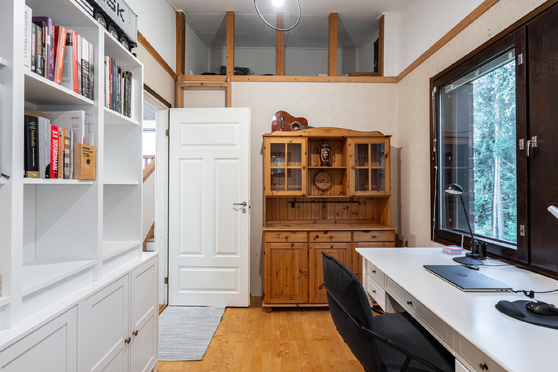 Yläkerran makuuhuone