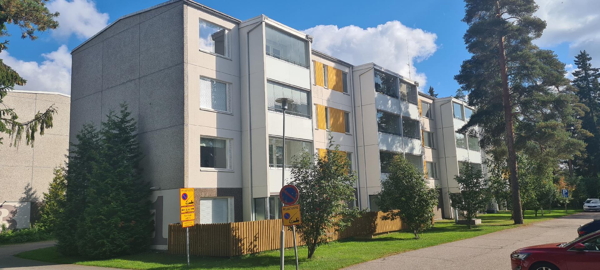 Julkisivu 