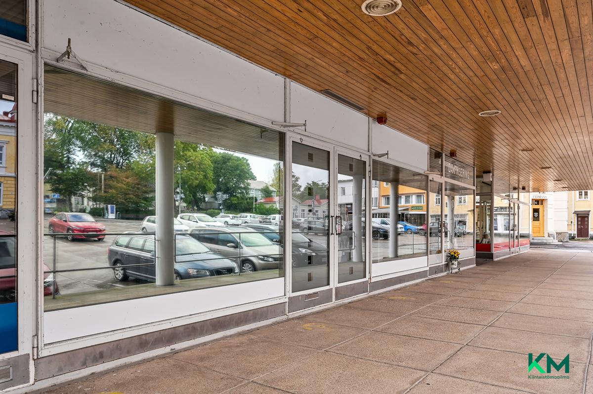 Raatihuoneentori 4, Tammisaari, Raasepori