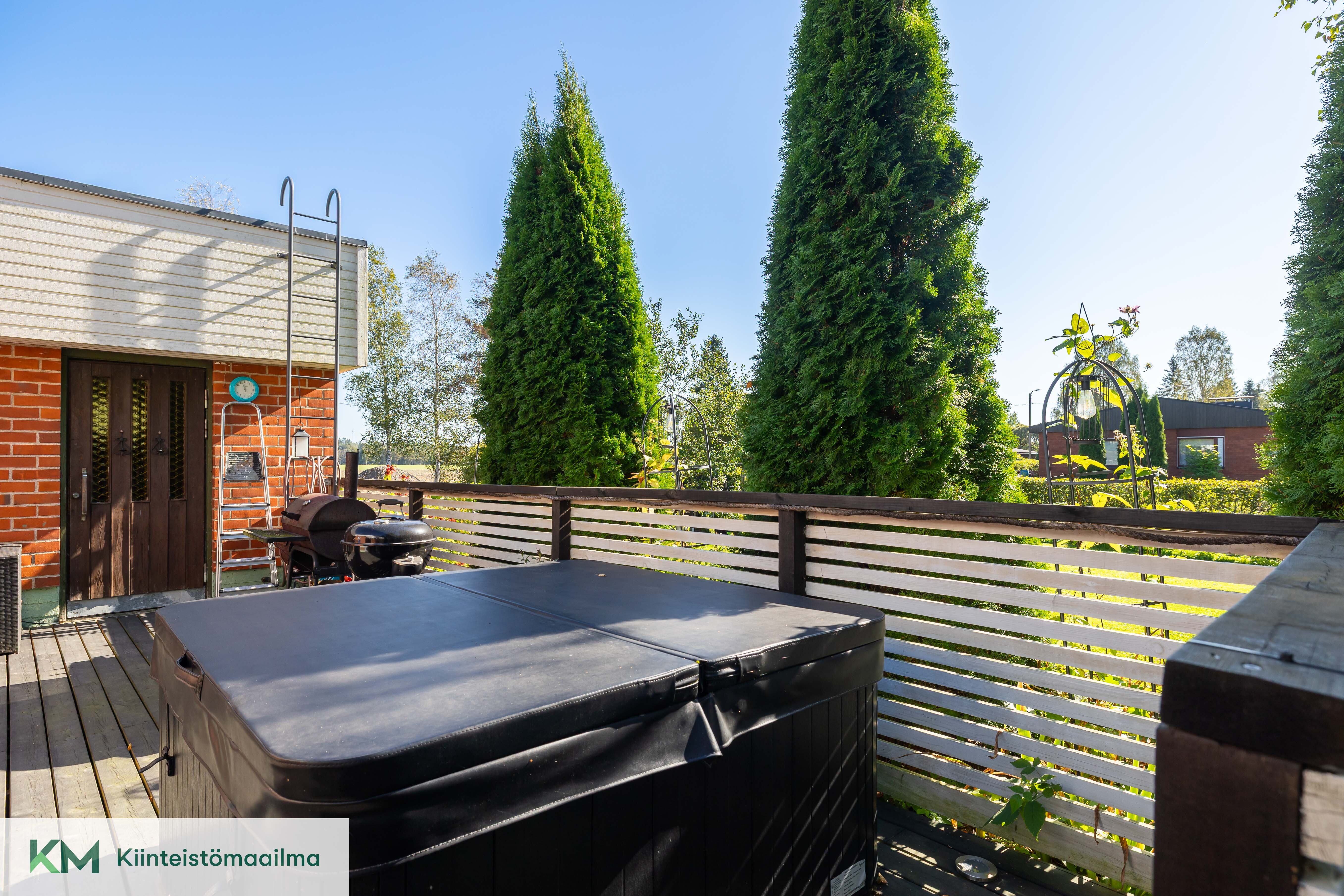 Ulkoporeallas kuuluu kauppaan