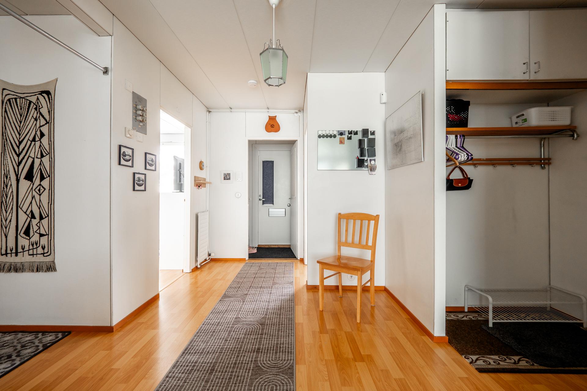 Emäpuuntie 74, Mustasuo, Oulu