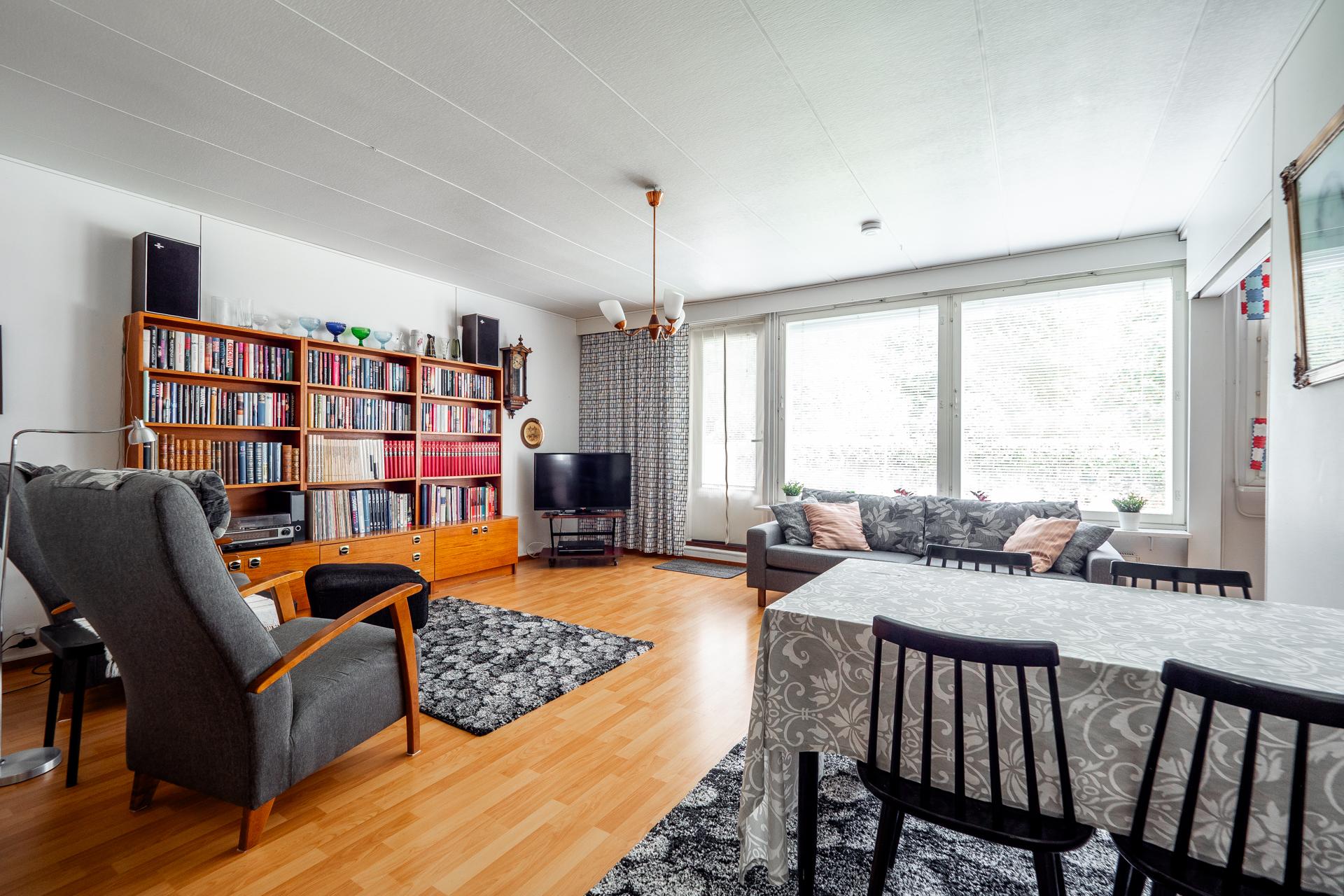 Emäpuuntie 74, Mustasuo, Oulu