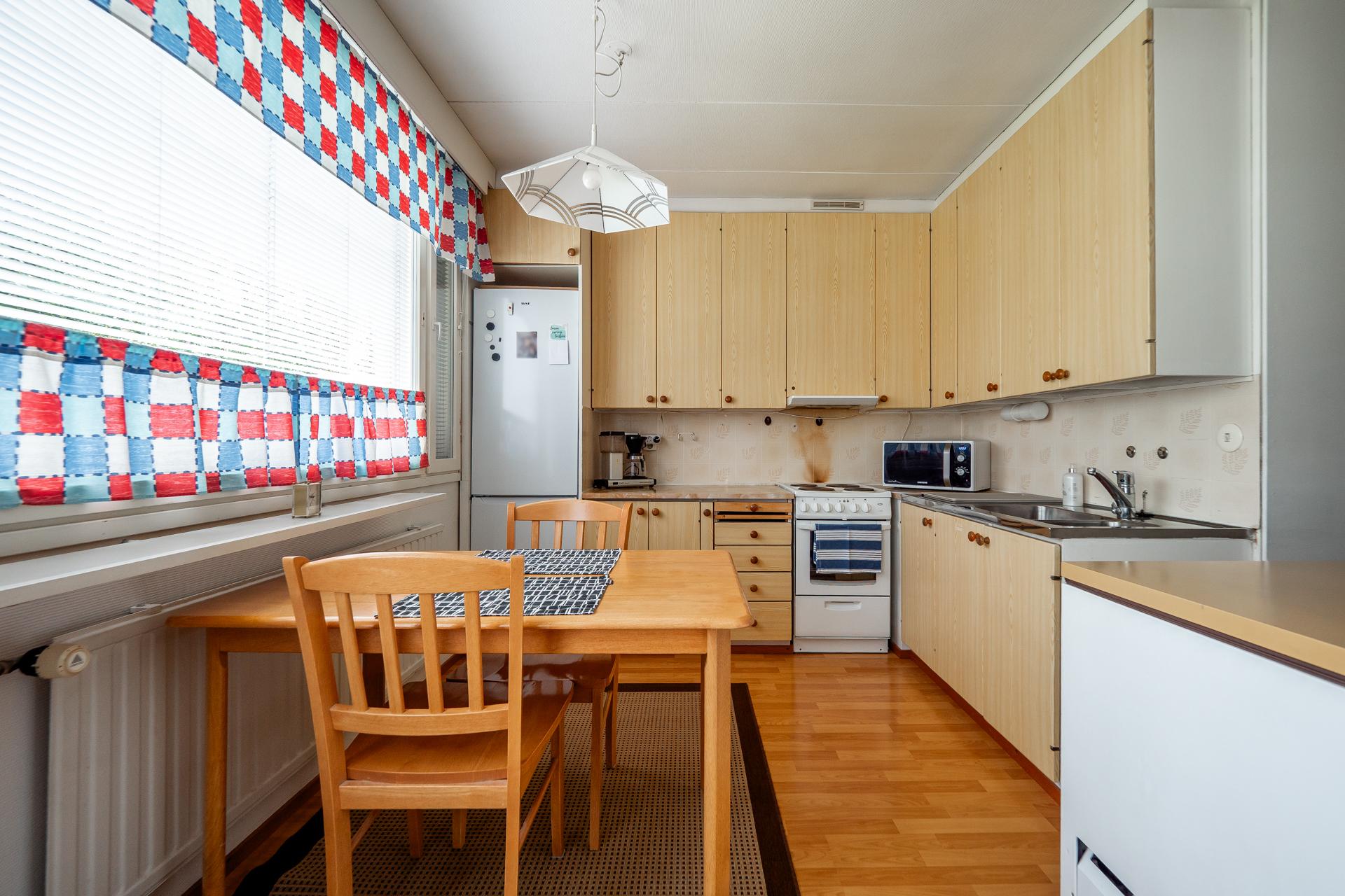 Emäpuuntie 74, Mustasuo, Oulu