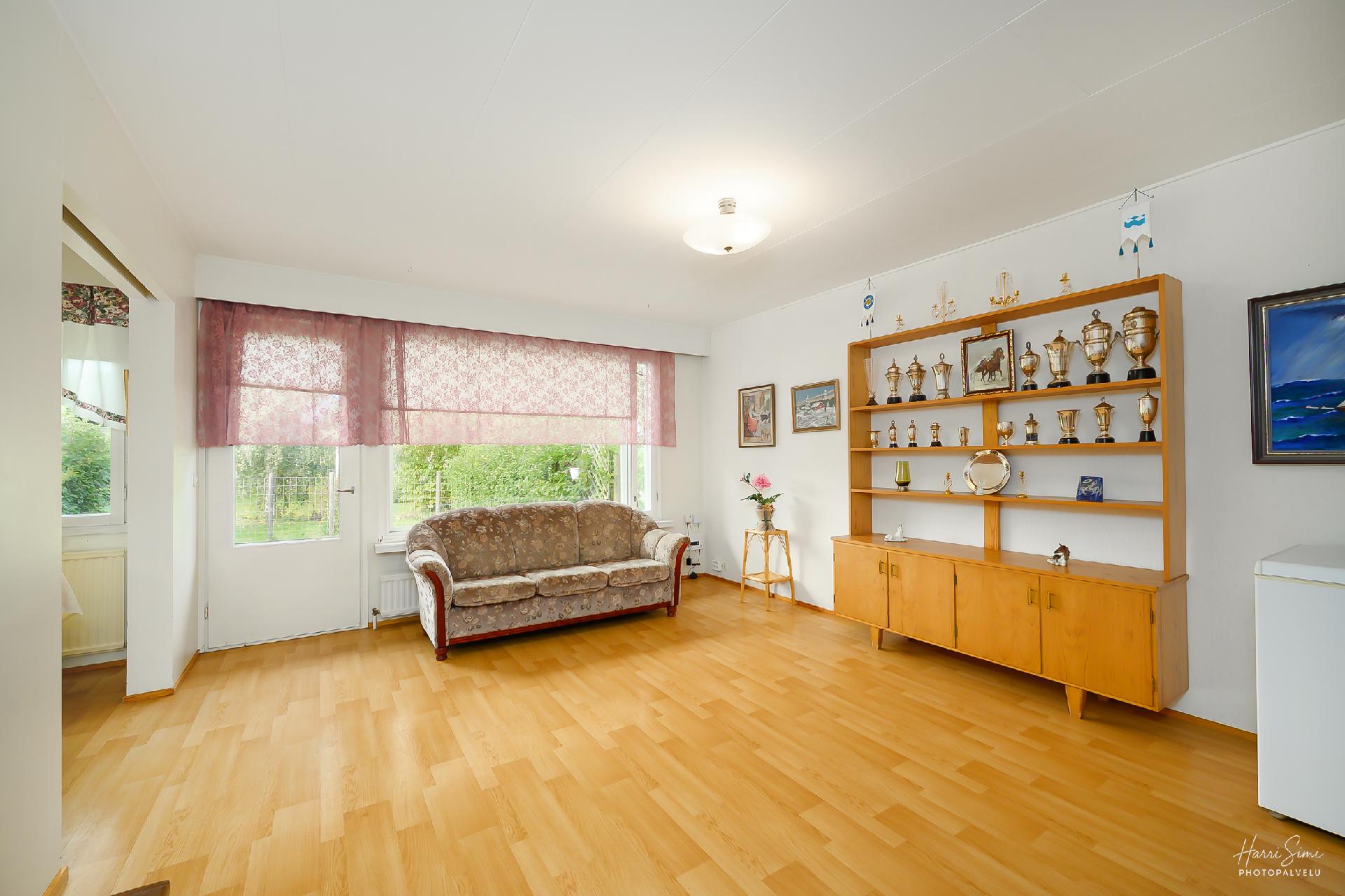 Apulintie 11, Vuorenkallio, Kalajoki