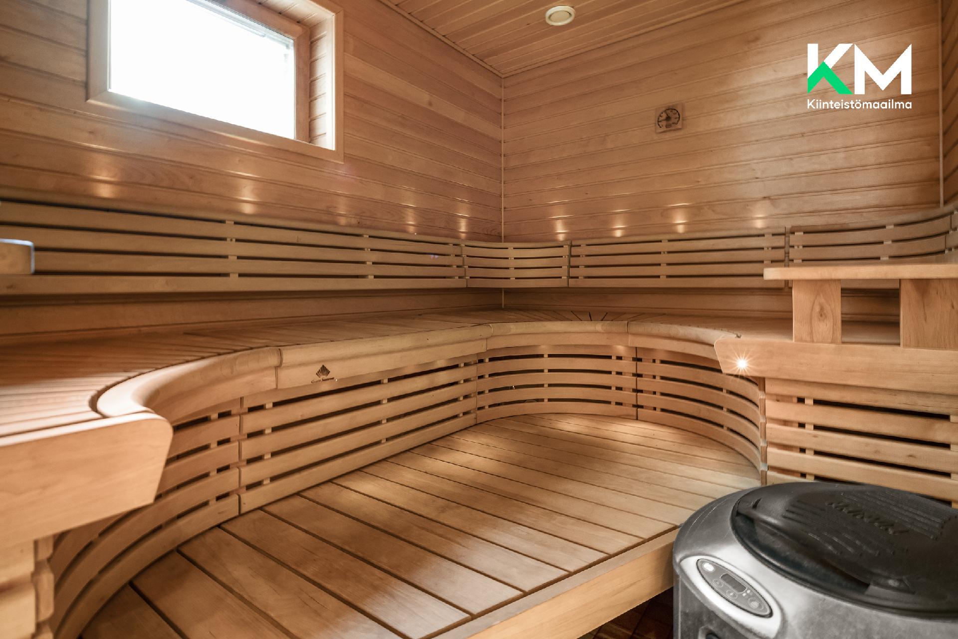Sauna pohjakerroksessa