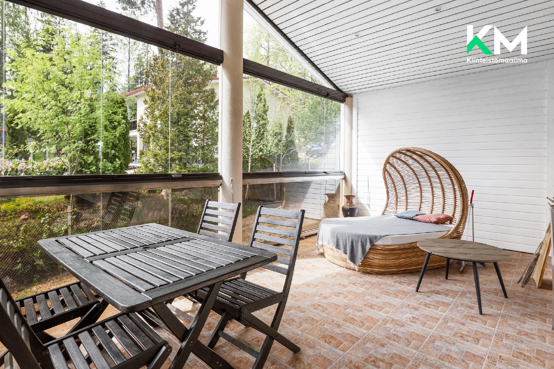 1. kerroksen lasitettu parveke