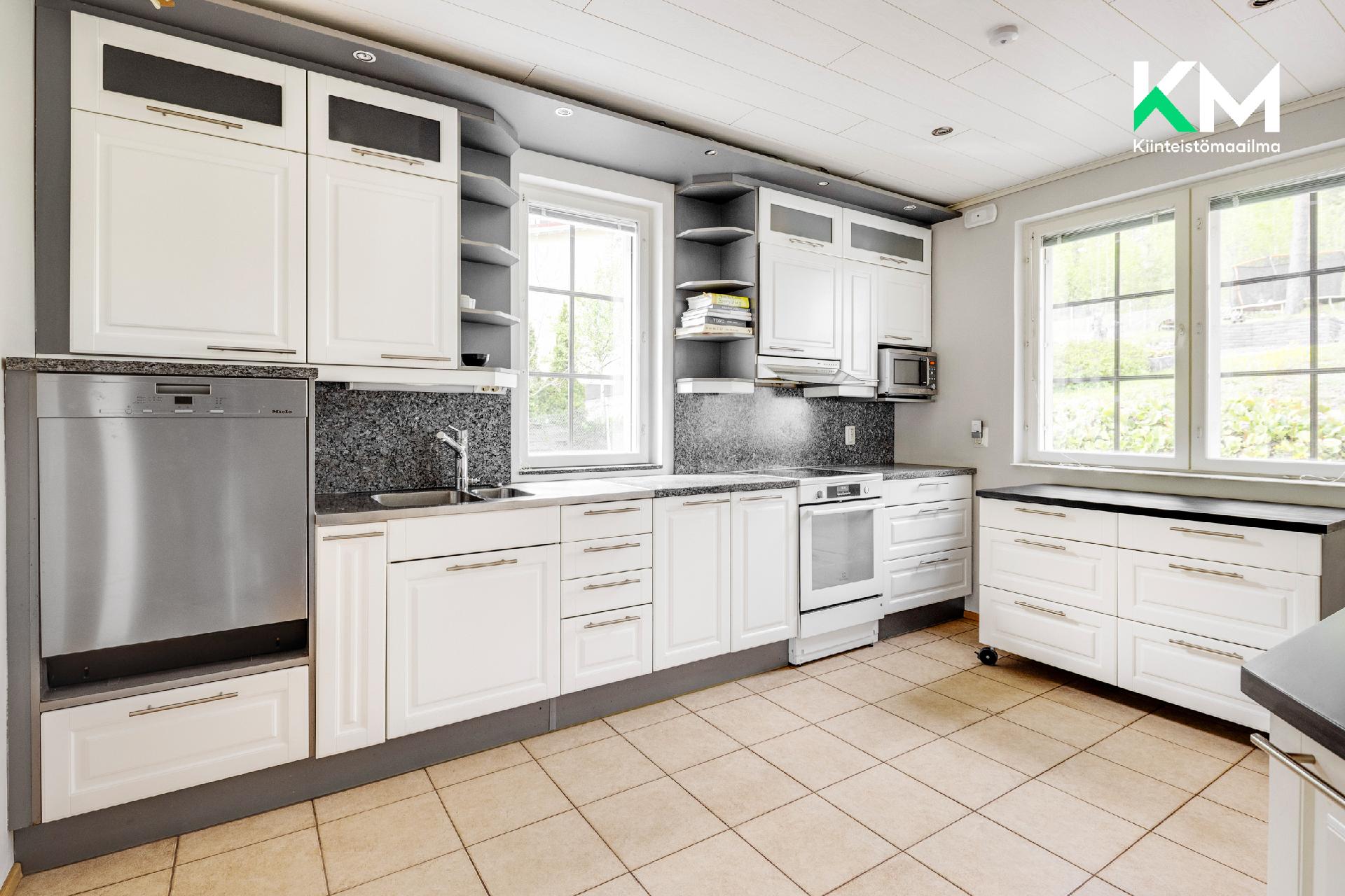 Kuusimäentie 13, Kuninkaanmäki, Vantaa