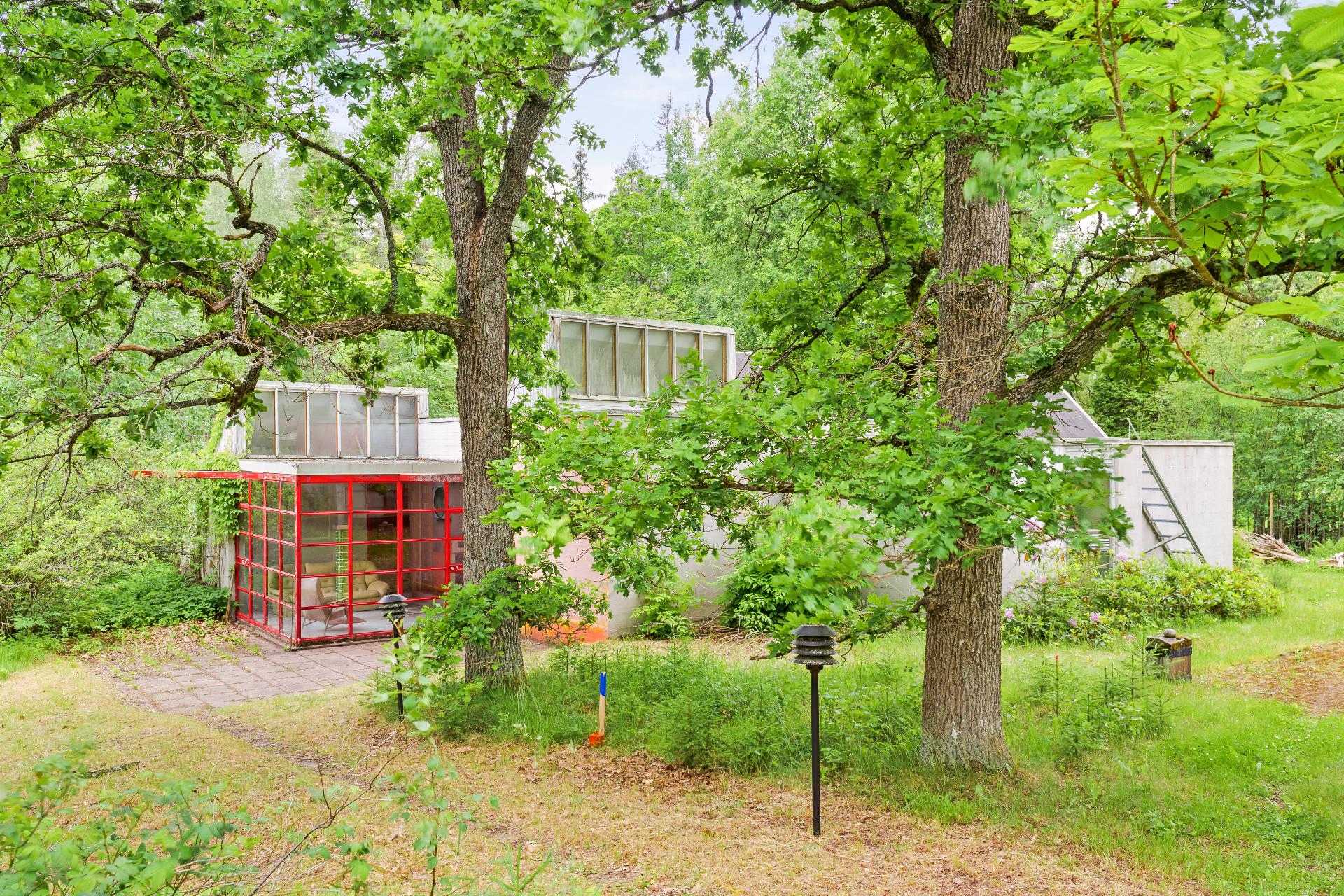 Ateljee, rakennettu 1979