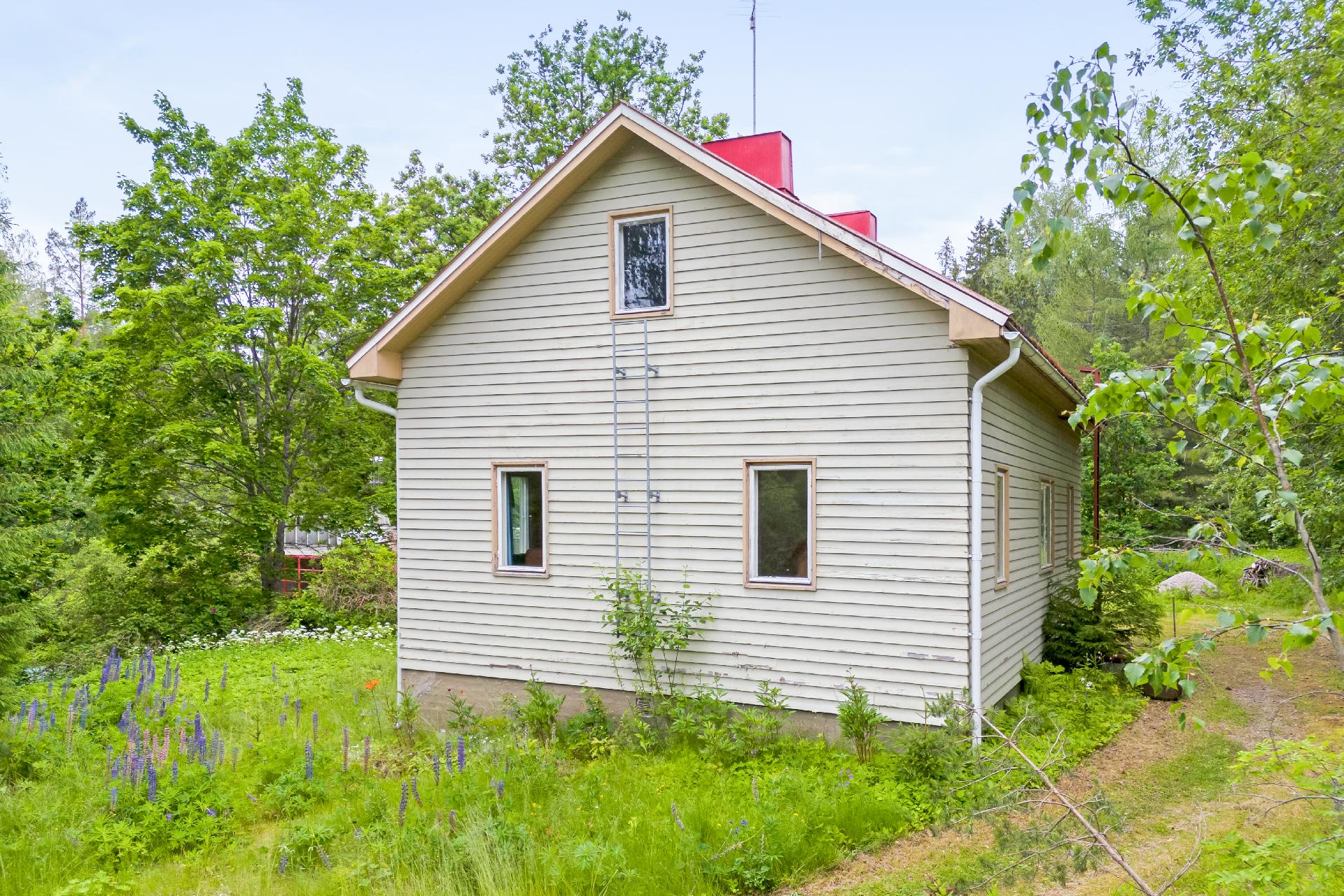 Päärakennus, rakennettu 1941