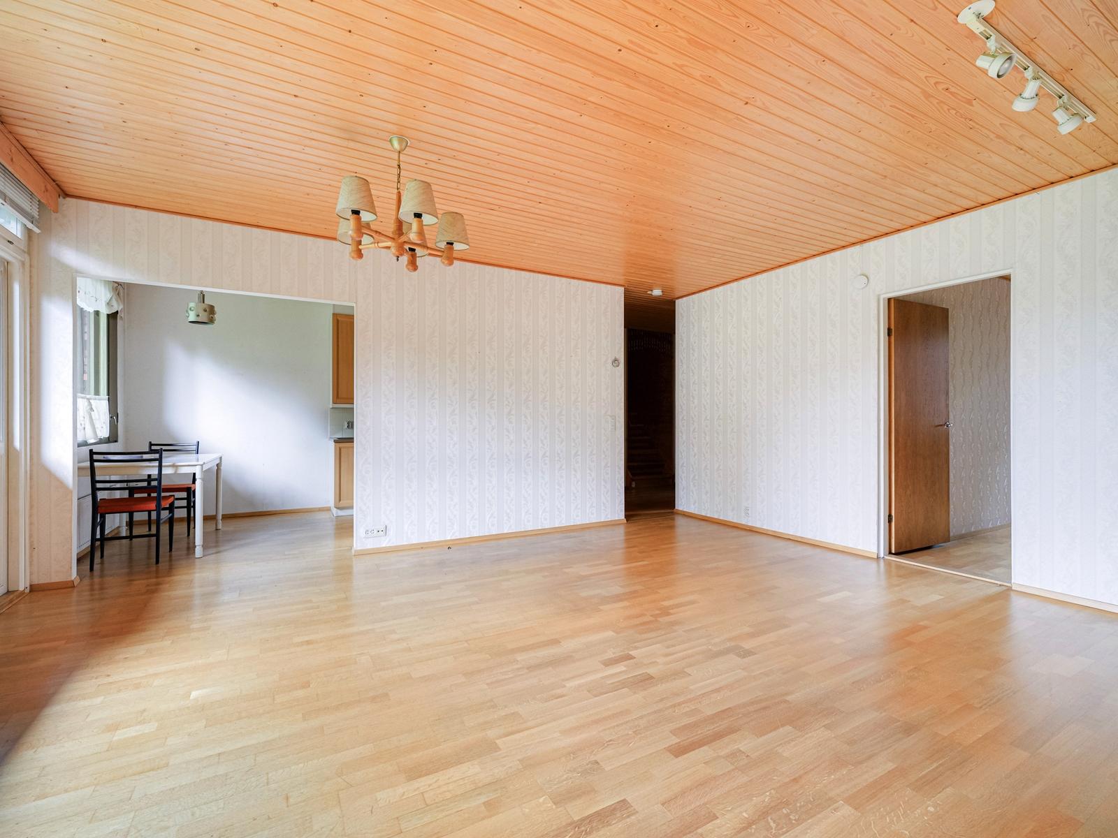 Kirvestie 32, Heikinlaakso, Helsinki