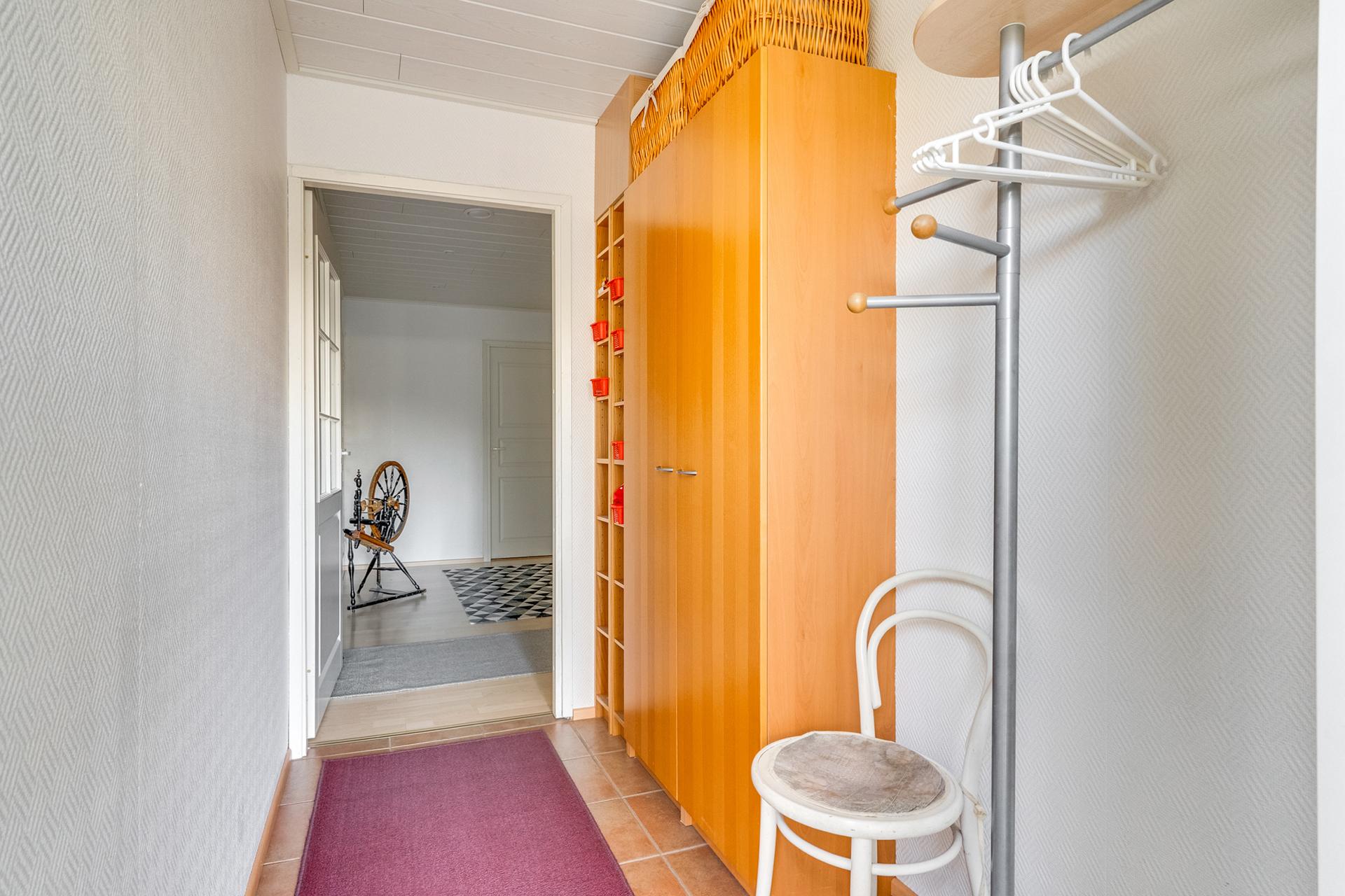 Pohjakerroksen eteinen