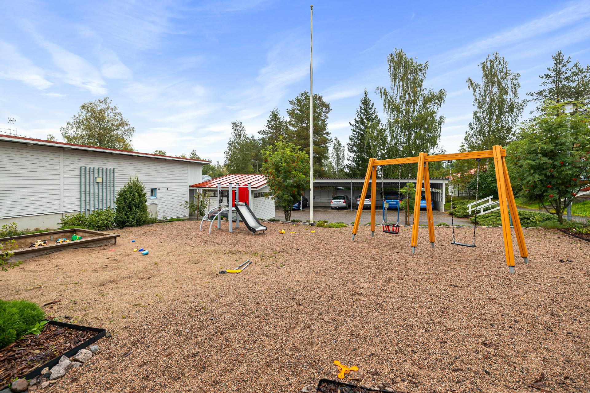 Taloyhtiön leikkipaikka