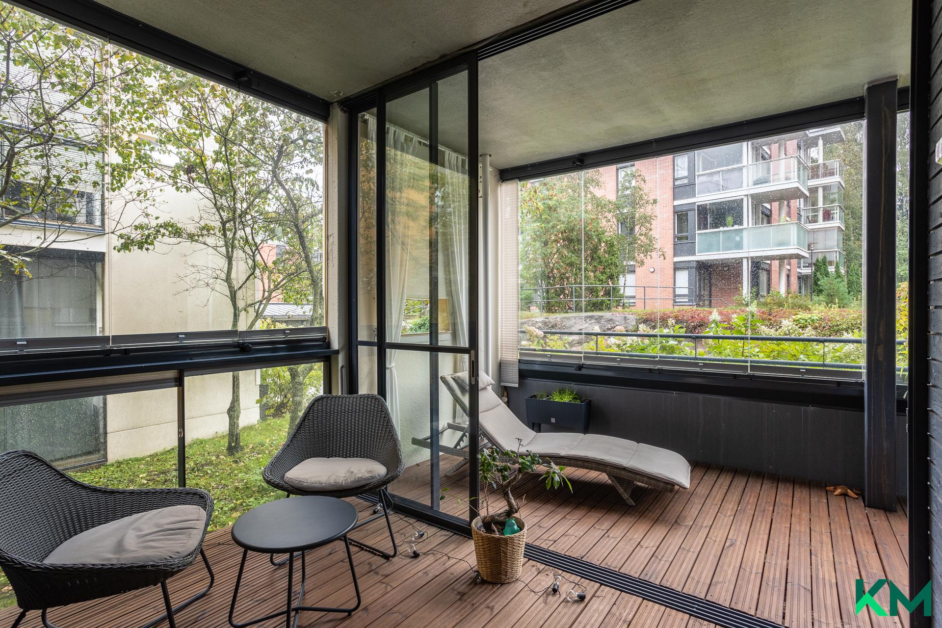 Upea 2-osainen terassiparveke