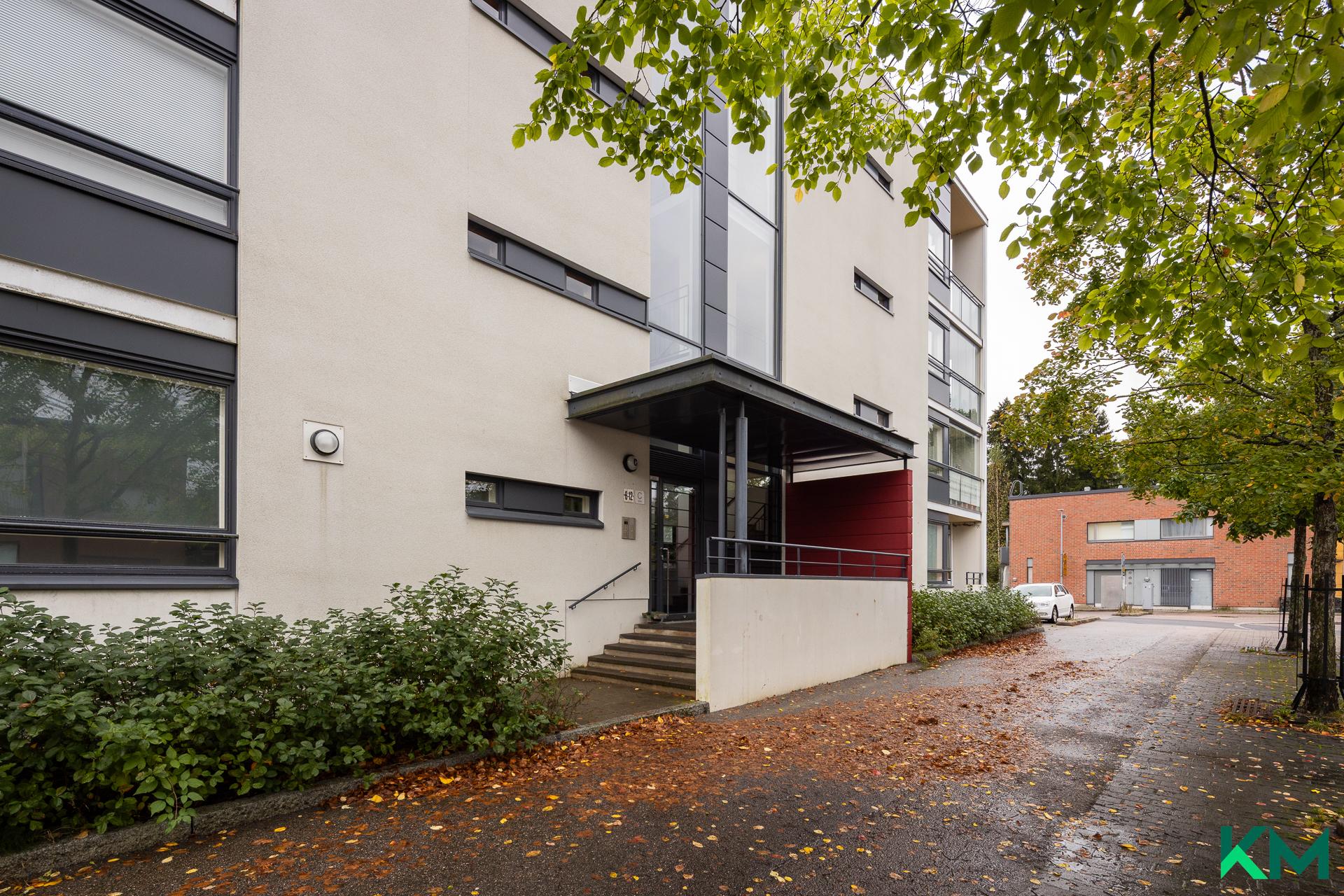 Sisäänkäynti rappuun