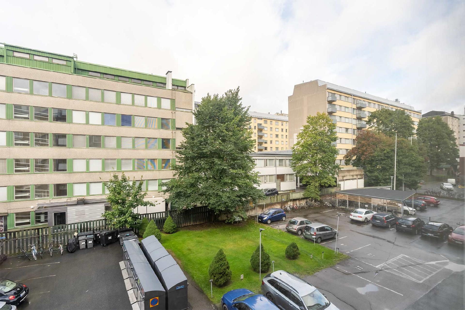 Näkymät sisäpihalle.