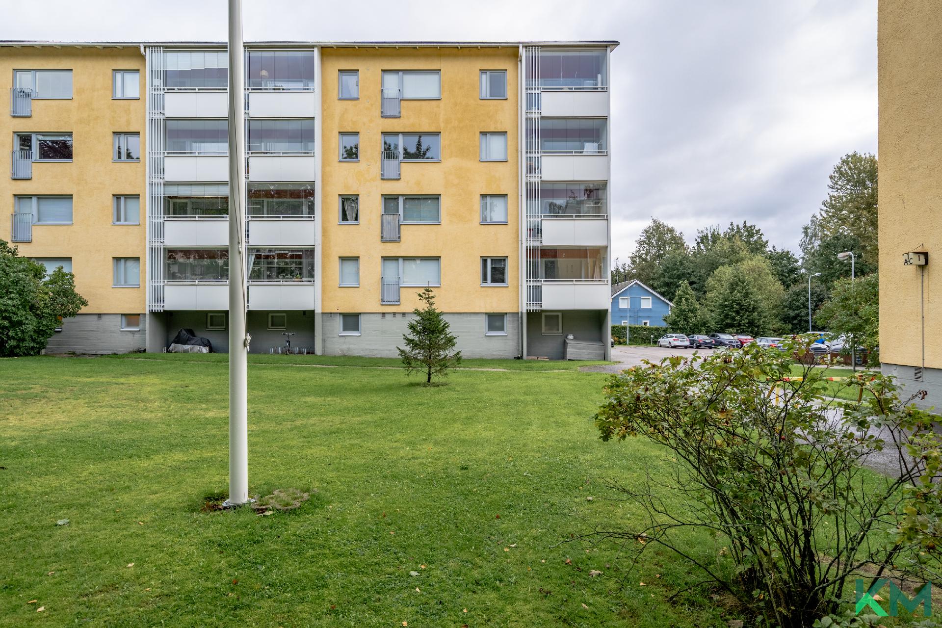 Taloyhtiön piha-alue