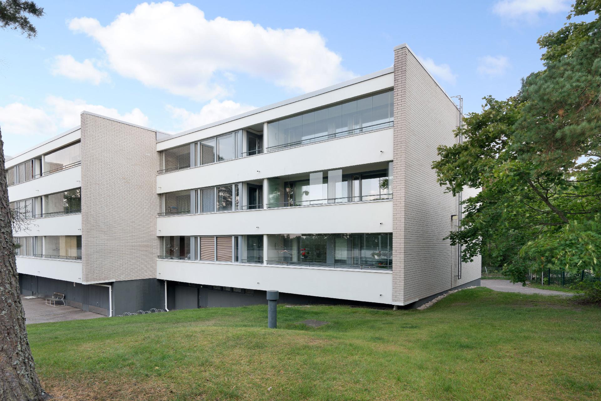 Rajamännynkuja 8, Viherlaakso, Espoo