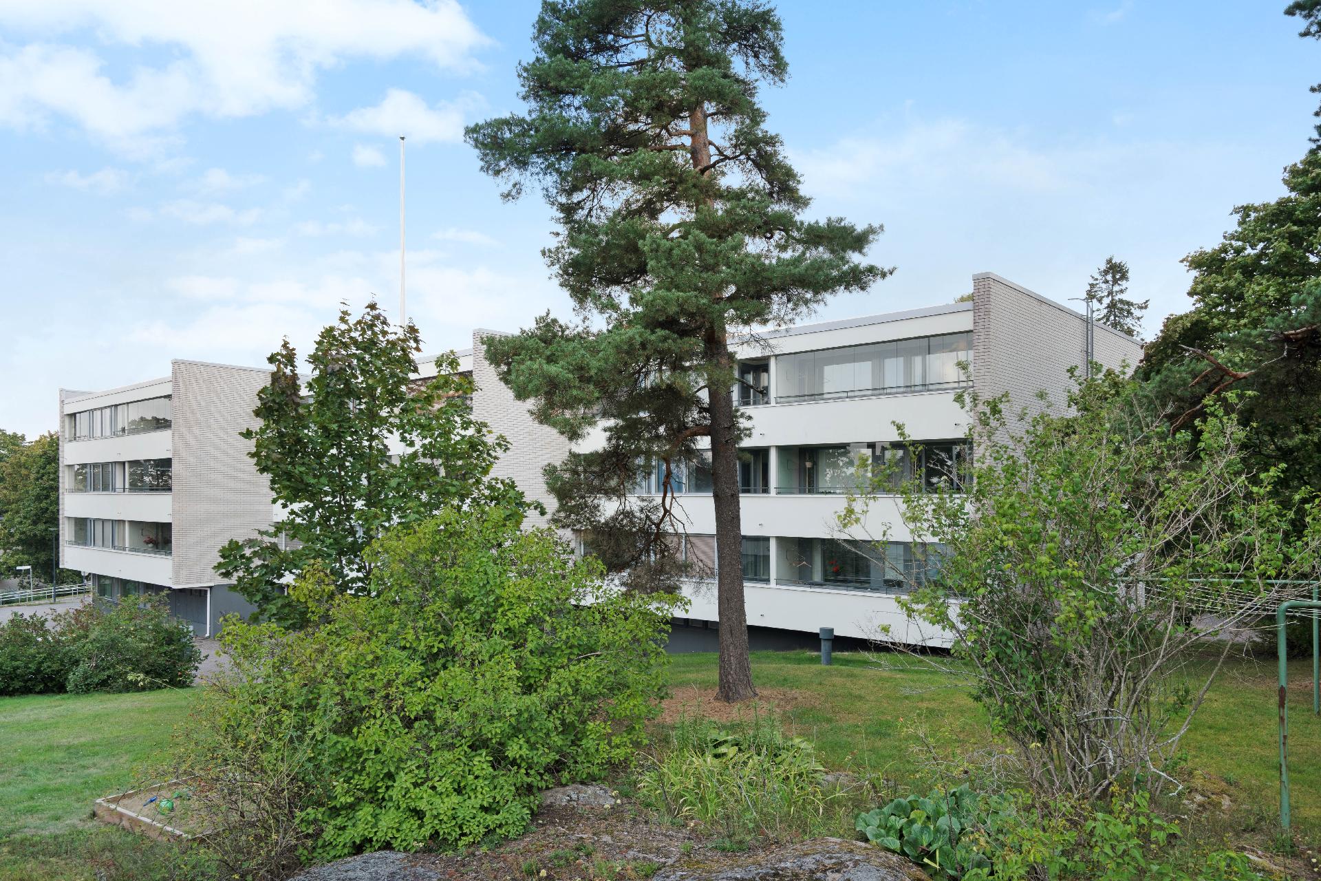 Tässä kodissa sekä luonto että palvelut ovat lähellä